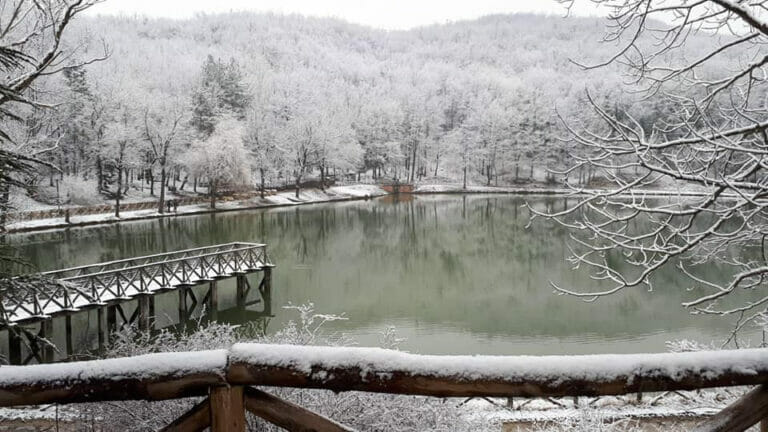 lago andreuccio neve
