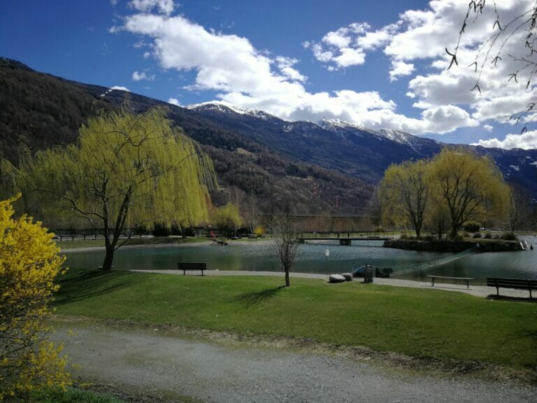 lago di grosotto panorama