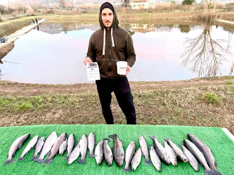 lago la bicocca 2 pescatore